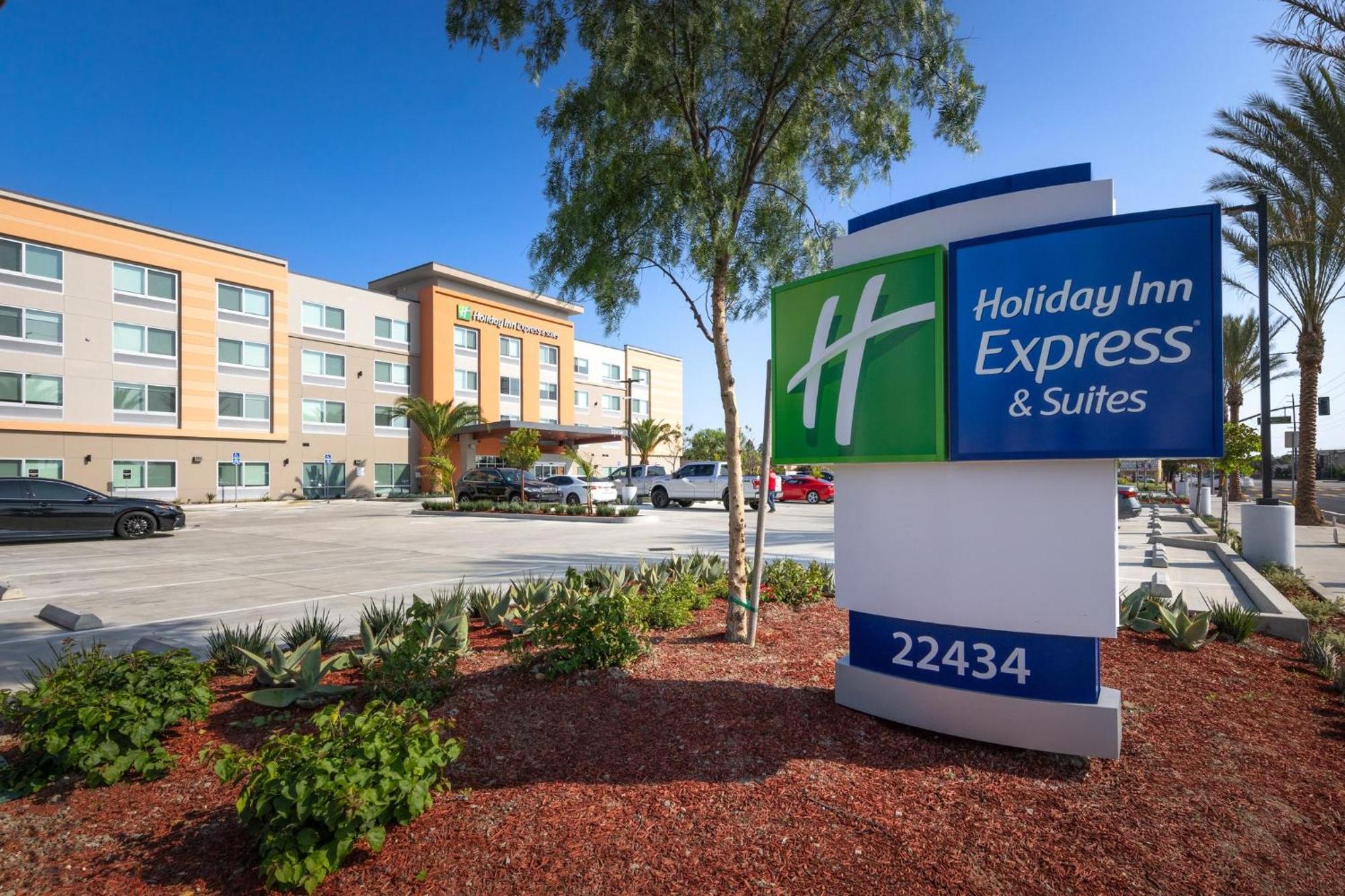 Holiday Inn Express & Suites - Hawaiian Gardens By Ihg ภายนอก รูปภาพ