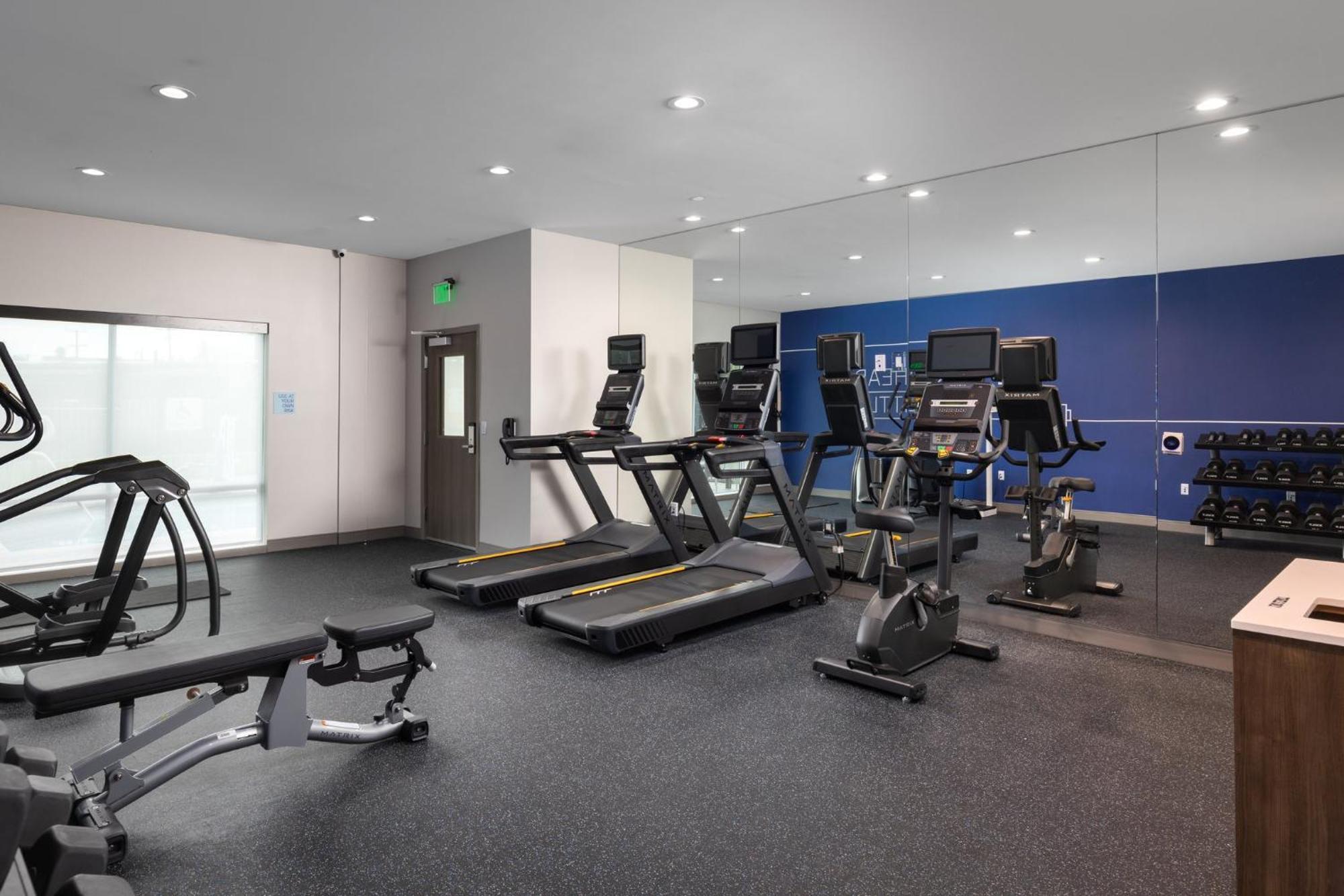 Holiday Inn Express & Suites - Hawaiian Gardens By Ihg ภายนอก รูปภาพ
