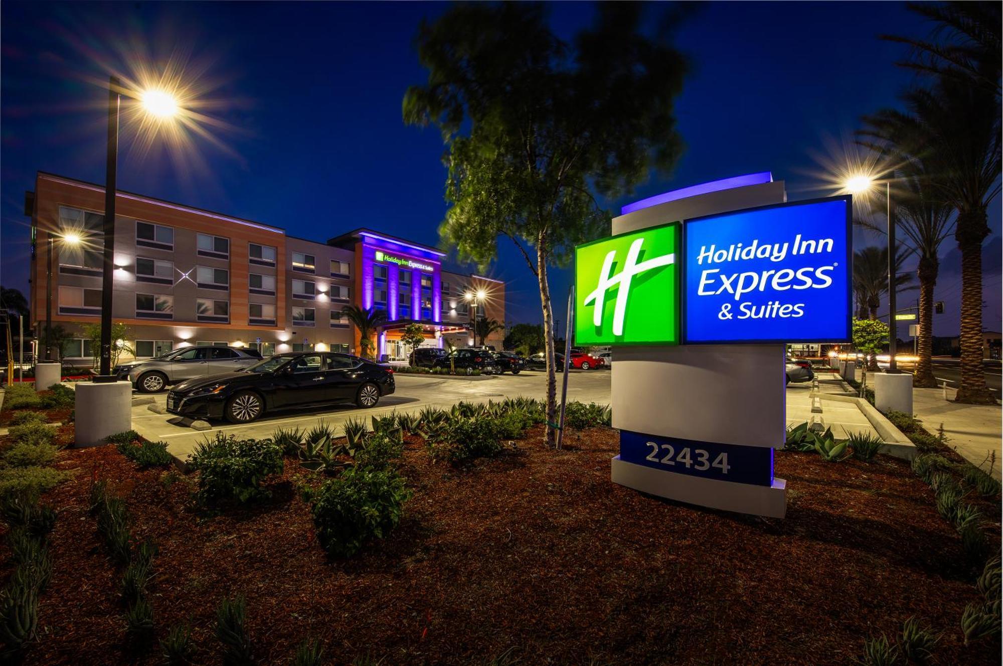 Holiday Inn Express & Suites - Hawaiian Gardens By Ihg ภายนอก รูปภาพ